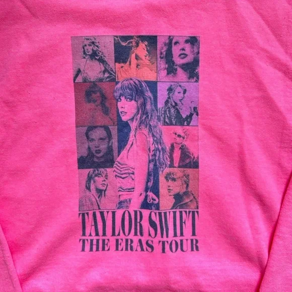 Aliens of Brooklyn Taylor Swift The Era Tour Sweater L NWT - Picture 4 of 11